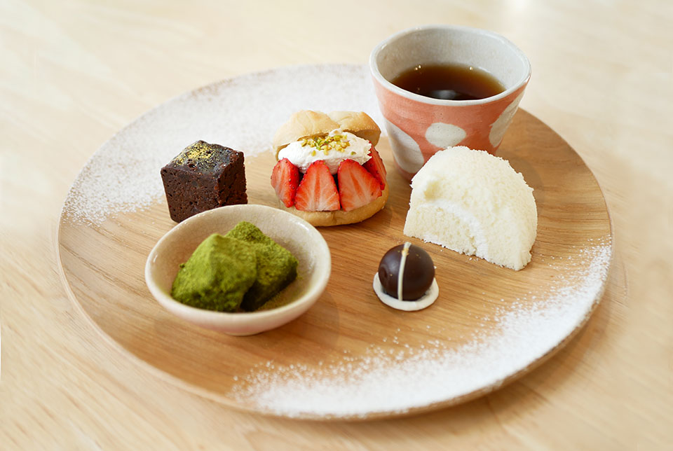 HANARE特製和スイーツプレート